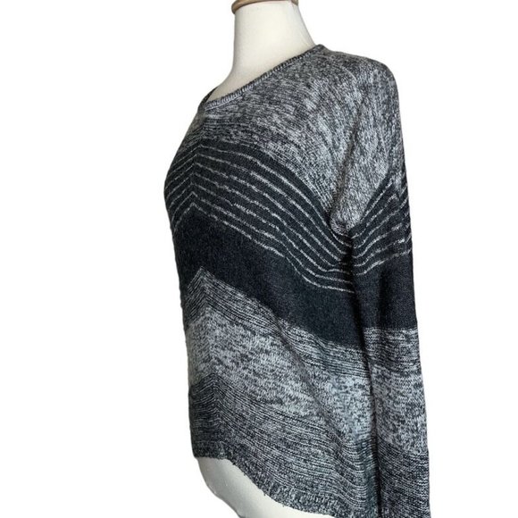 Express Sweater Women's XS Wool Mohair Blend Round Neck Lightweight - Picture 2 of 5